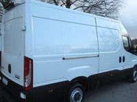 begagnad Iveco Daily 35-140 Högskåp 12 m3 Automat NYTT Drag 3500 kg 2020, Minibuss