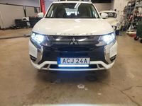 begagnad Mitsubishi Outlander P-HEV 2.4 Hybrid 4WD Aut, drag,låga mil