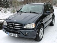 Begagnad Mercedes ML55 AMG AMG 347 HK (255 kW) 2000 Svart SUV