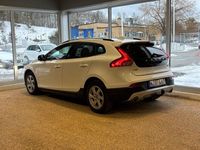 Begagnad Volvo V40 CC Momentum 150 HK (110 kW) 2014 Vit Kombi