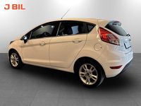Begagnad Ford Fiesta Titanium 101 HK (74 kW) 2016 Vit Halvkombi