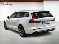 Begagnad Volvo V60 Core 355 HK (261 kW) 2024 Vit Kombi