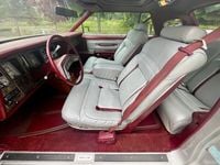 Begagnad Lincoln Continental 209 HK (153 kW) 1978 Moondust silver Sportkupé