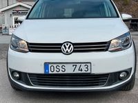 begagnad VW Touran Cross 1.4 TSI Ecofuel DSG 150 hk 7-sitsig