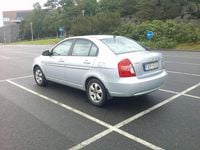 Begagnad Hyundai Accent 112 HK (82 kW) 2007 Silver met. Sedan