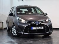 Begagnad Toyota Yaris Hybrid Active 101 HK (74 kW) 2015 Mörkgrå Halvkombi