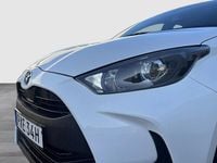 Begagnad Toyota Yaris Hybrid Active 117 HK (86 kW) 2022 Vit Halvkombi