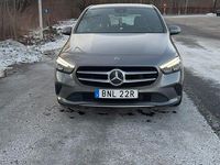 Begagnad Mercedes B180 136 HK (100 kW) 2019 Minibuss
