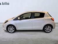 begagnad Toyota Yaris Hybrid 1,5 5-D Exective Skyview Approved Used 2025 2014 Grå