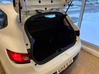 Begagnad Renault Clio IV Expression 73 HK (53 kW) 2016 Vit Halvkombi