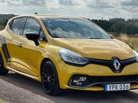 Begagnad Renault Clio IV Trophy 221 HK (162 kW) 2017 Gul Halvkombi