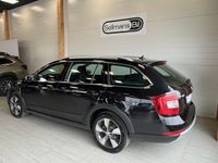 begagnad Skoda Octavia Scout 2.0 TDI 4x4 Drag/V-hjul