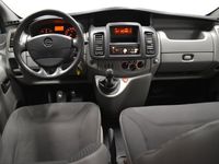 begagnad Opel Vivaro Kombi 2.9t 2.0 CDTI 9-sits Drag Nybes