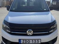 Begagnad VW Caddy 75 HK (55 kW) 2018 Vit Minibuss
