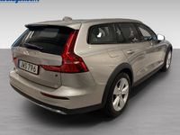 begagnad Volvo V60 CC B4 AWD Diesel Core 2023, Kombi