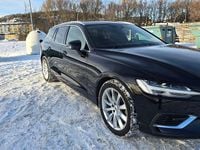 Begagnad Volvo V60 350 HK (257 kW) 2022 Kombi