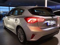 begagnad Ford Focus Adaptiv Farthållare Backkamera Fullservad 2 Års Garanti