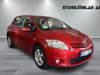 Begagnad Toyota Auris Plus 132 HK (97 kW) 2012 Mörkröd Halvkombi