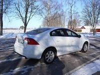Begagnad Volvo S60 Kinetic 150 HK (110 kW) 2014 Vit Sedan