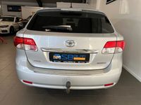 begagnad Toyota Avensis Kombi 2.0 D-4D Manuell, 124hk B-kamera Drag