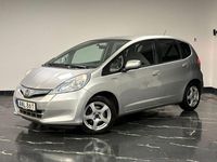 Begagnad Honda Jazz Hybrid 102 HK (75 kW) 2015 Silver Halvkombi