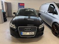 Begagnad Audi A3 Sportback Attraction 105 HK (77 kW) 2009 Svart Halvkombi