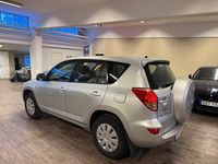 Begagnad Toyota RAV4 152 HK (111 kW) 2006 Silver SUV
