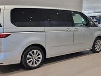 Begagnad VW Multivan Style 150 HK (110 kW) 2023 Silver Van