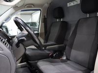begagnad VW Transporter T52.0 TDI 4M LÅNG DRAG D-VÄRM NY KAMREM 2018, Minibuss