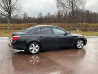 Begagnad BMW 525 218 HK (160 kW) 2006 Svart Sedan