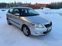 Begagnad Skoda Fabia Elegance 90 HK (66 kW) 2012 Silver