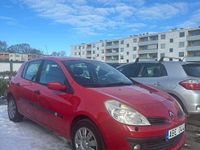 Begagnad Renault Clio R.S. 98 HK (72 kW) 2006 Halvkombi
