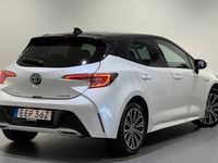 begagnad Toyota Corolla Hybrid Corolla Versoe-CVT Style Bi-Tone Aut Nav Adpt Farth 2019, Kombi