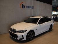 Begagnad BMW 330e M Sport 293 HK (215 kW) 2023 Vit Kombi