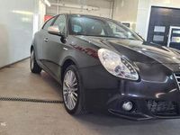 Begagnad Alfa Romeo Giulietta Exclusive 176 HK (129 kW) 2014 Svart Halvkombi
