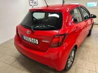 Begagnad Toyota Yaris Active 99 HK (72 kW) 2014 Röd Halvkombi