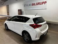 begagnad Toyota Auris Hybrid e-CVT 136hk Backkamera *Nyservad*