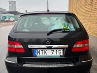 Begagnad Mercedes B180 116 HK (85 kW) 2011 Minibuss