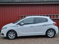 begagnad Peugeot 208 5-dörrar 1.2 VTi Euro 6 (Matt vit)