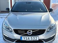 Begagnad Volvo V60 CC Momentum 190 HK (139 kW) 2018 Brun Kombi