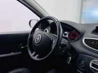 Begagnad Renault Clio R.S. 75 HK (55 kW) 2012 Vit Halvkombi
