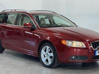 Begagnad Volvo V70 136 HK (100 kW) 2013 Vinröd Kombi