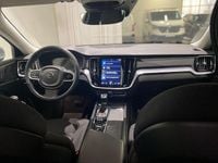 Begagnad Volvo V60 Momentum 192 HK (141 kW) 2021 Silver Kombi