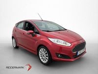 Begagnad Ford Fiesta Titanium 101 HK (74 kW) 2016 Röd Halvkombi