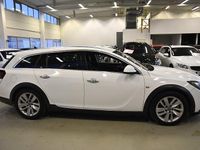 Begagnad Opel Insignia Country Tourer Business 163 HK (119 kW) 2013 Vit Kombi