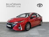 Begagnad Toyota Prius Plug-in Hybrid Executive 124 HK (91 kW) 2018 Röd Halvkombi
