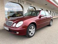 Begagnad Mercedes E220 Classic 150 HK (110 kW) 2002 Mörkröd Sedan