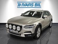 Begagnad Volvo V90 CC Momentum 235 HK (172 kW) 2018 Brun Kombi