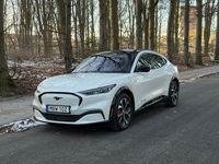 Begagnad Ford Mustang Mach-E 258 kW (351 HK) 2021 Star white platinum metallic SUV