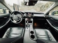 begagnad Lexus IS300h 2.5 CVT Luxury, Drag, Värmare, ML, Läder 223hk